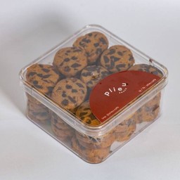 Double choc chip cookies