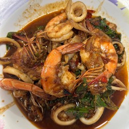 ข้าวกะเพรากุ้ง