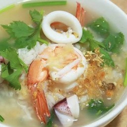 ข้าวต้ม ทะเลรวม หมึก กุ้ง