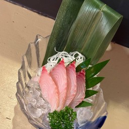 ซาชิมิ อีสุมีได 4ชิ้น