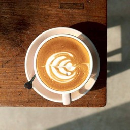 ลาเต้ร้อน