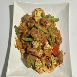 กระดูกอ่อนผัดพริกแกง