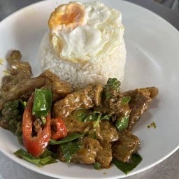 ข้าวหมูทอดผัดพริกแกงใต้