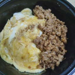 ไข่ข้น+หมูสับผัดซีอิ้ว ราดข้าว