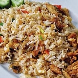 ข้าวผัดปลาสลิด (จานใหญ่)