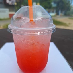 สตอเบอรี่โซดา