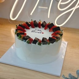 1ปอนด์ เค้กนมสดบราวนี่สตรอว์เบอร์รี่ เขียนข้อความได้