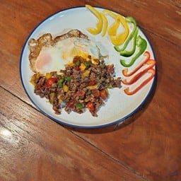 ข้างไข่ระเบิดหมูซอสโบโลเนียส