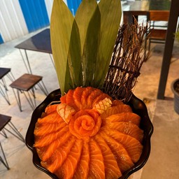 แซลมอนซาชิมิครึ่งกิโล