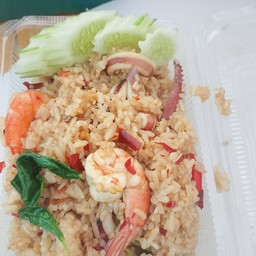 ข้าวคลุกกะเพราทะเล