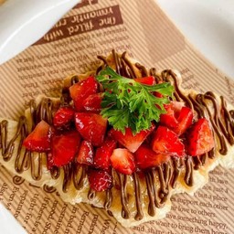 ครอฟเฟิลนูเทลล่า สตรอเบอร์รี่