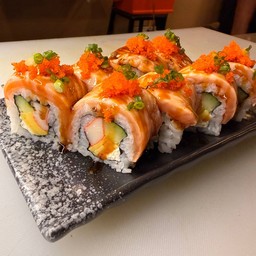 โรลแซลมอนเบิร์นพรีเมี่ยม