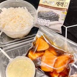 Set1 ม่อนดอง+ข้าวญี่ปุ่น+สาหร่ายเกาหลี 1 ห่อ+น้ำจิ้มสูตรทางร้าน(ไม่ใช่ซีฟู๊ด)