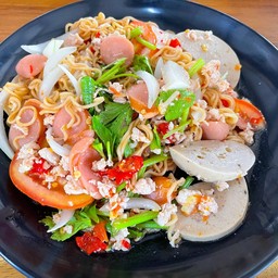 ยำแซ่บ(ไก่สับ+ไก่ยอ+ไส้กรอก)