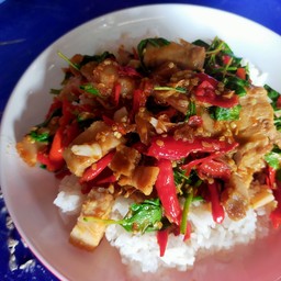 กระเพราหมูสับ