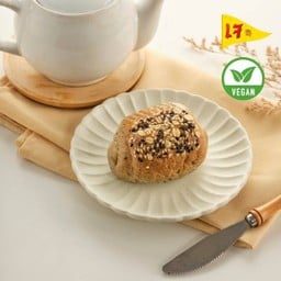 ขนมปังโอ๊ตงาดำ  Sesame & Oat Sour Dough Shokupan