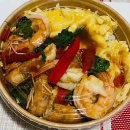 ผัดกะเพรากุ้งไข่ข้น