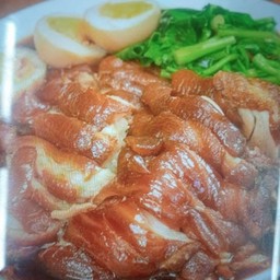 ขาหมูสับ
