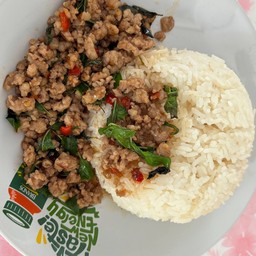 กระเพราหมูสับ