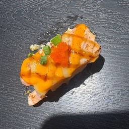 แซลมอนสามรส