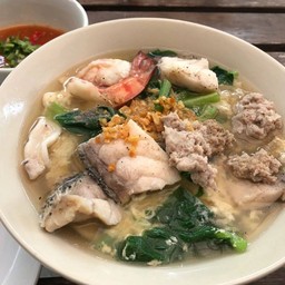 สุกี้ 3 สหาย (กุ้ง-เนื้อปลา-หมู)