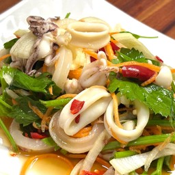 ยำปลาหมึก
