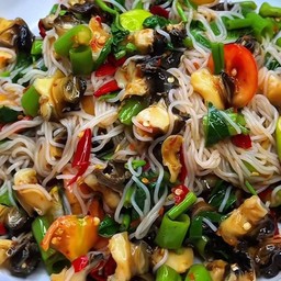 ตำขนมจีนหอยเชอรี่ น้ำปลาร้า