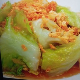 กะหล่ำปลีผัดน้ำปลาเป็นกับข้าว