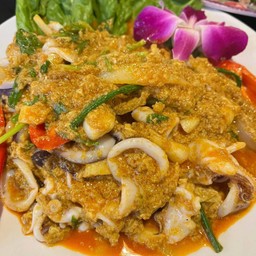 หมึกผัดผงกระหรี่