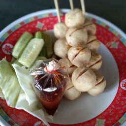 ลูกชิ้นปิ้งตลาดพุทธ(หมูล้วน) ตลาดพุทธ