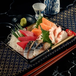 19 Sashimi Mori