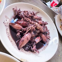 หมึกผัดน้ำดำ