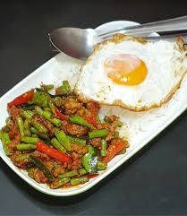 ผัดพริกแกงหมู