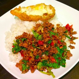 ข้าวกระเพรา,หมูสับ