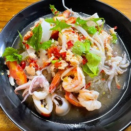 ยำแซ่บทะเล(กุ้ง+หมึก+ไก่สับ)