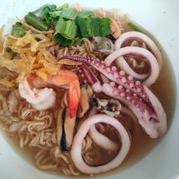 มาม่าทรงเครื่องทะเล