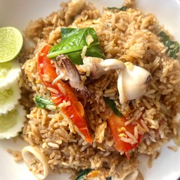 ข้าวผัดปลาหมึก (ต้นรัก)