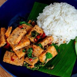 กะเพราหมูยอ