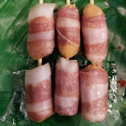เบคอนพันใส้กรอก