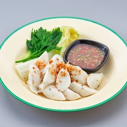 ลูกชิ้นปลาลวกจิ้ม เนื้อลูกชิ้นปลาลวกหอมอร่อย จิ้มซีฟู๊ดแซ่บๆ