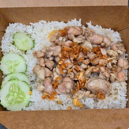 ข้าวไก่ทอดกระเทียม