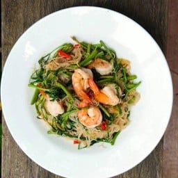 หมี่ผัดกระเฉดกุ้งสด