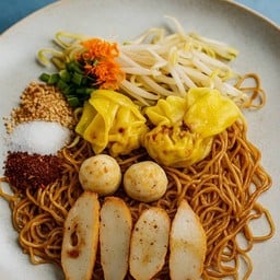 (บะหมี่เกี๊ยวไก่)