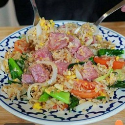 ข้าวผัดแหนม