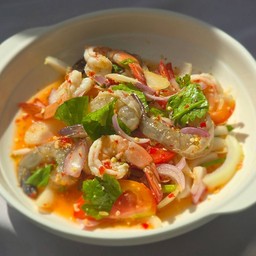 ยำกุ้งสด