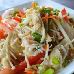 ยำเห็ดเข็มทอง