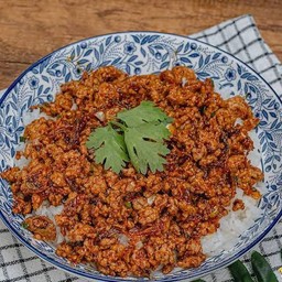 หมูสับน้ำพริกเผาราดข้าว