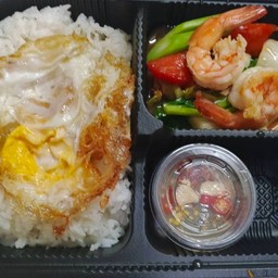 ผัดผักรวมกุ้งไข่ดาวพิเศษ
