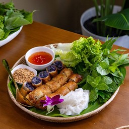 ปอเปี๊ยะสามใบเถา