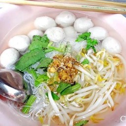 ก๋วยเตี๋ยวลูกชิ้นหมูล้วน น้ำใส